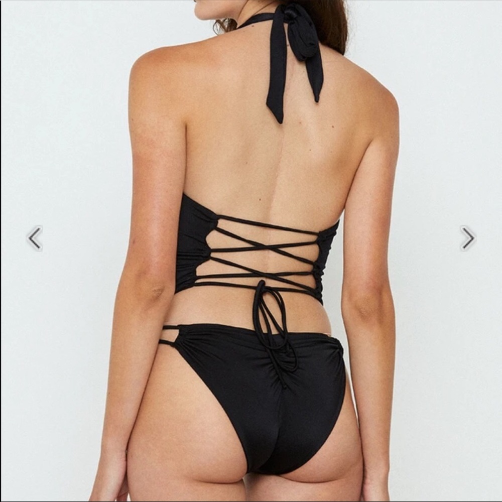 NWT, (Noir) In a Ruche / Deep-V OnePiece Swimsuit - Picture 2 of 9